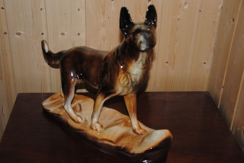 Chien c&eacute;ramique Barbotine vintage Décoration