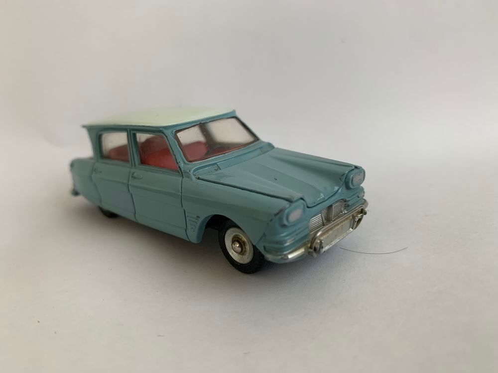 Dinky Toys France - Citroen Ami 6 - ref. 557 - 1/43 ancien 