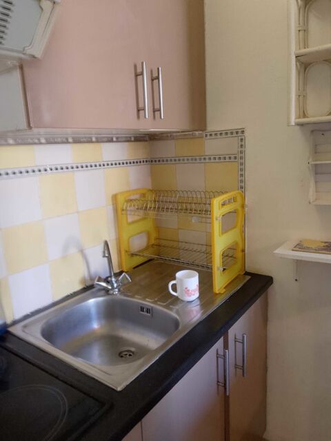 lit enfant et matelas mousse enfant, lit d'appoint pliant, rideaux, lampes chevet, sur pied et appliques, 2 radiateurs longs blancs, �l�ments cuisine, 50 Le Boulou (66)