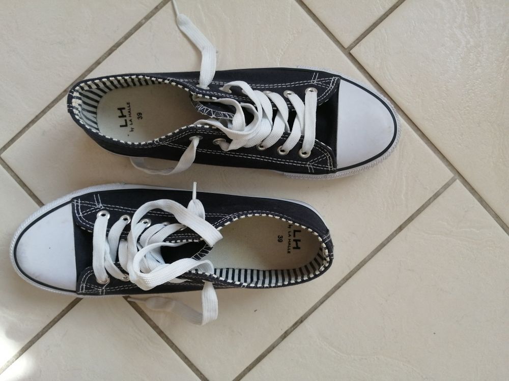 CHAUSSURES TOILE STYLE BASQUETTES 39 PEU PORT&Eacute;ES Chaussures