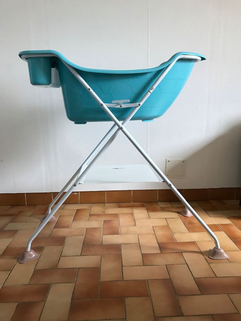 Baignoire b&eacute;b&eacute; BABYMOOV sur support pliable Puriculture