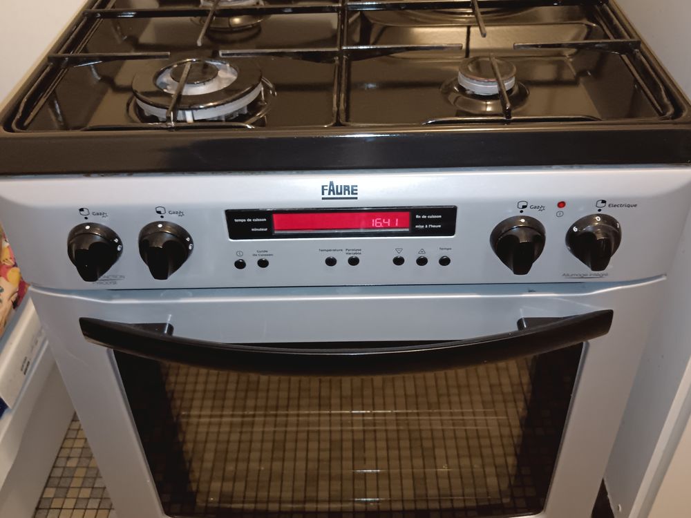 Cuisini&egrave;re gaz et &eacute;lectrique Electromnager