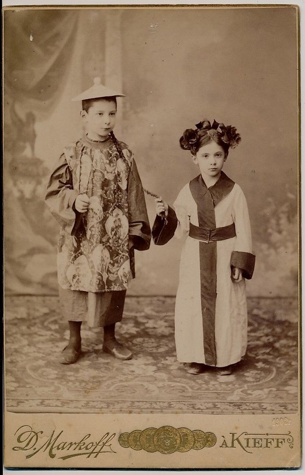 Enfants D&eacute;guis&eacute;s Photographie Markoff &agrave; Kieff Ukraine 1902 
