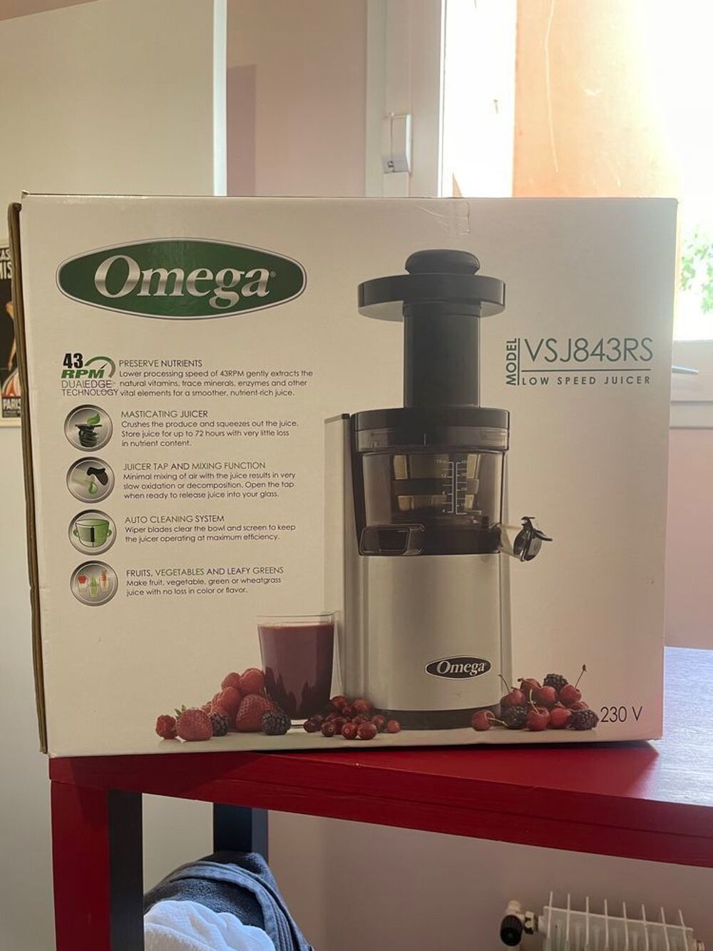 - [ ] Extracteur de jus Omega VSJ843RS €" Jus maison ultra vitamin&eacute; ! Electroménager