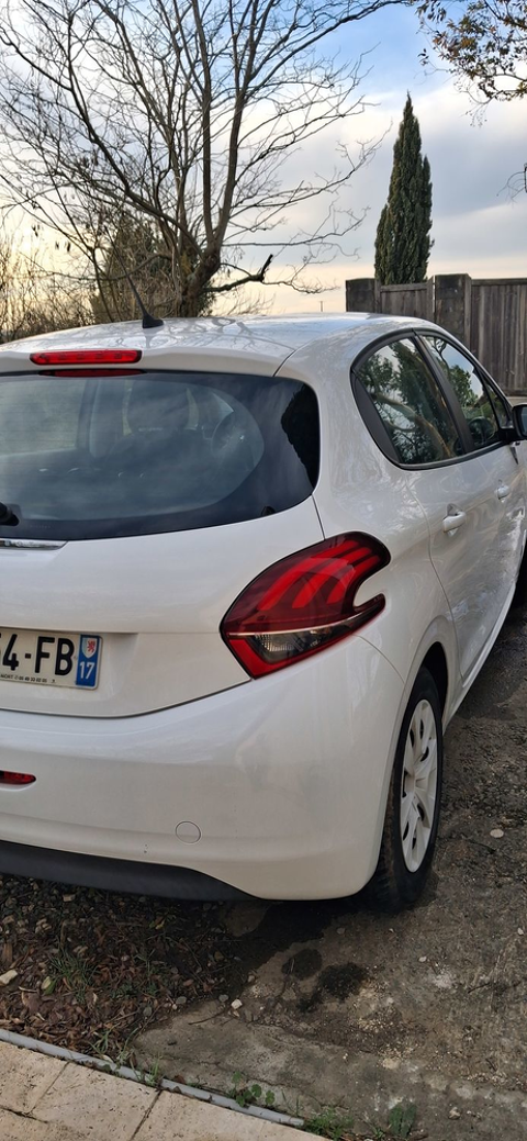 Peugeot 208 PureTech 68ch BVM5 Like 2019 occasion Beauvoir-sur-Niort 79360