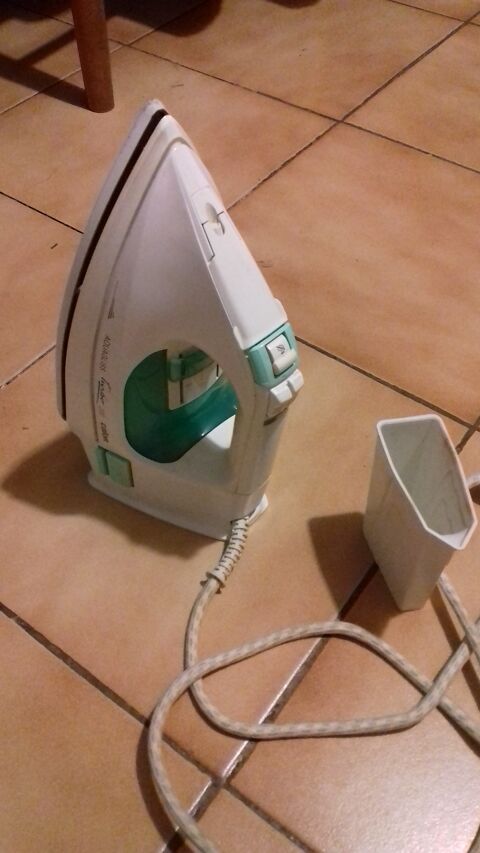 fer � repasser calor acquagliss turbo 200 ? 1900 W
30 Sept�mes-les-Vallons (13)