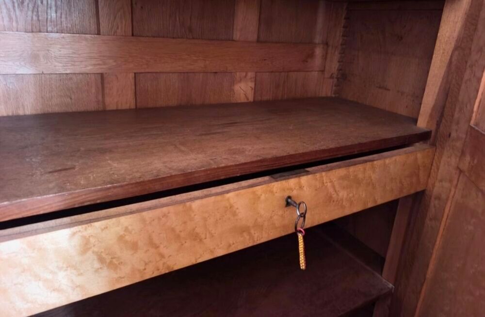 Belle armoire &agrave; glace Meubles