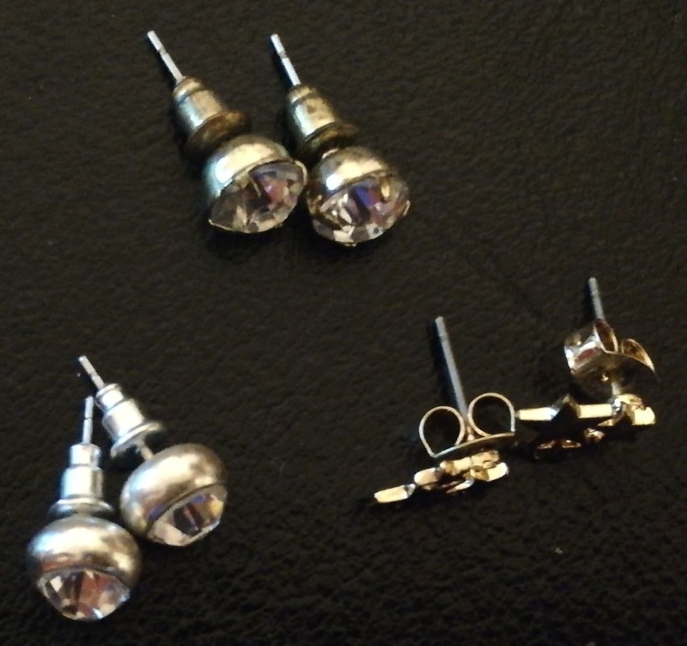 paires de boucles d'oreilles (3) : Tr&egrave;s bon &eacute;tat Bijoux et montres