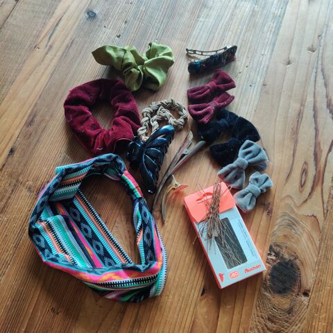 Barrettes, chouchous, bandeau : lot pour cheveux en TB tat 15 Saint-Estphe (24)