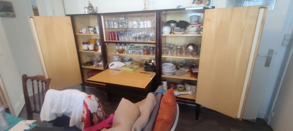 un buffet vaisselier Meubles