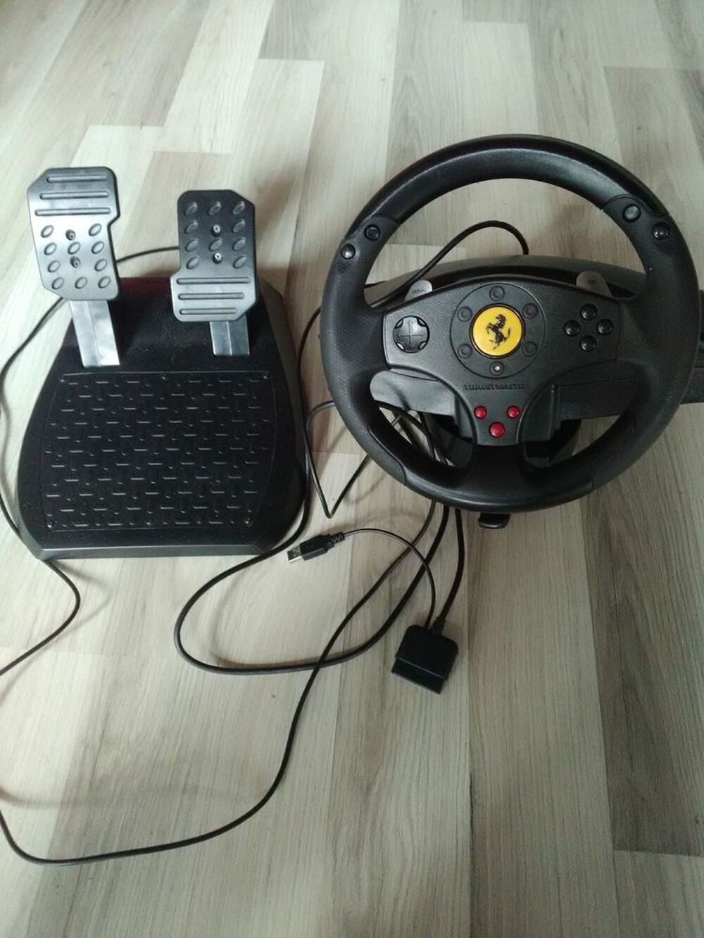 Volant ferrari GT exp&eacute;rience Consoles et jeux vidéos