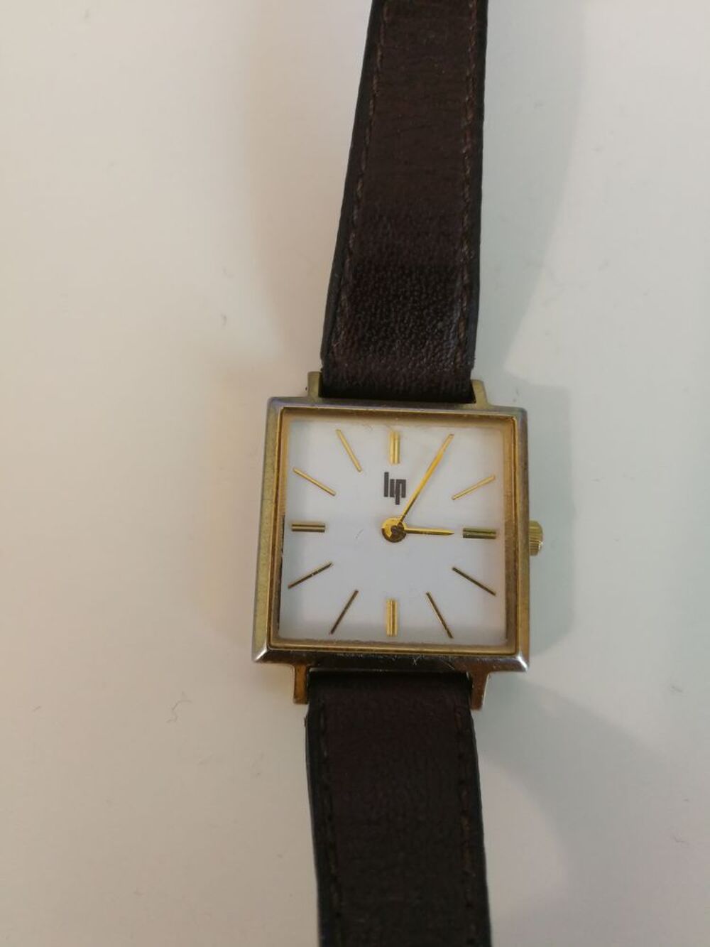 Montre best sale lip carrée