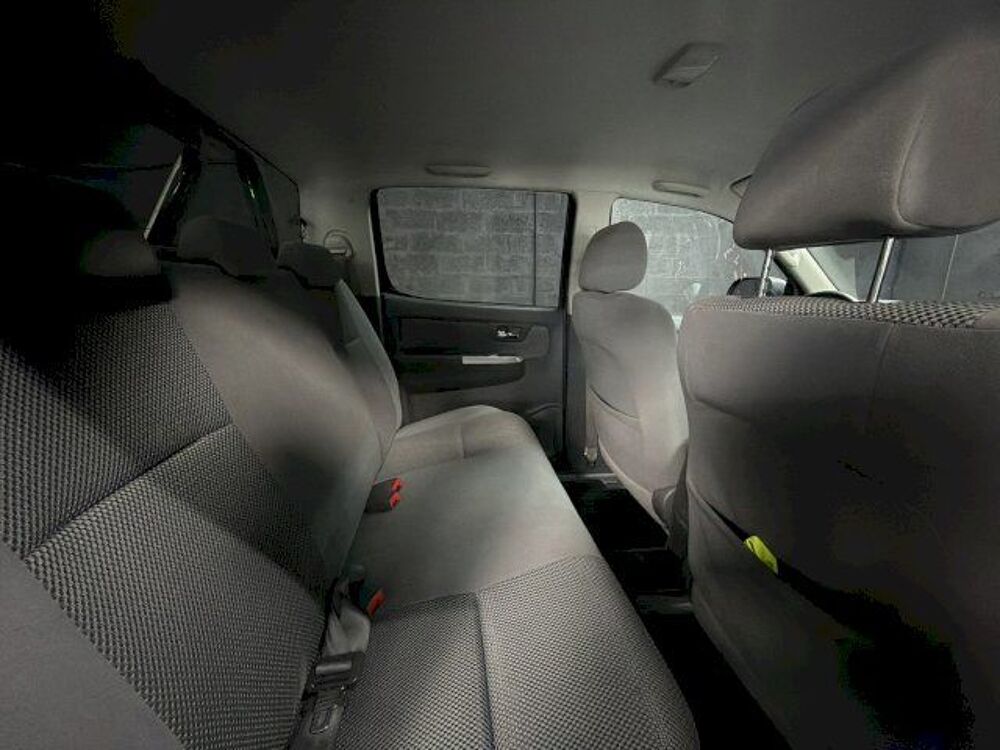 Hilux 3.0 D-4D Invincible Double Cabine 4WD BVA 2013 occasion 33520 Bruges