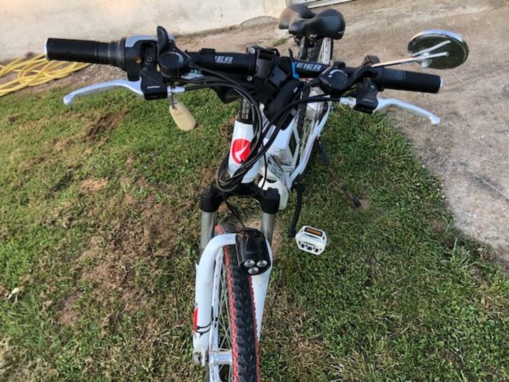 VTT ELECTRIQUE
21 VITESSES SHIMANO
Vélos