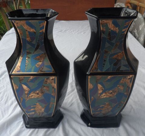 2 Vases hexagonaux neufs, noirs en cramique, vintage AN 70 80 Castries (34)