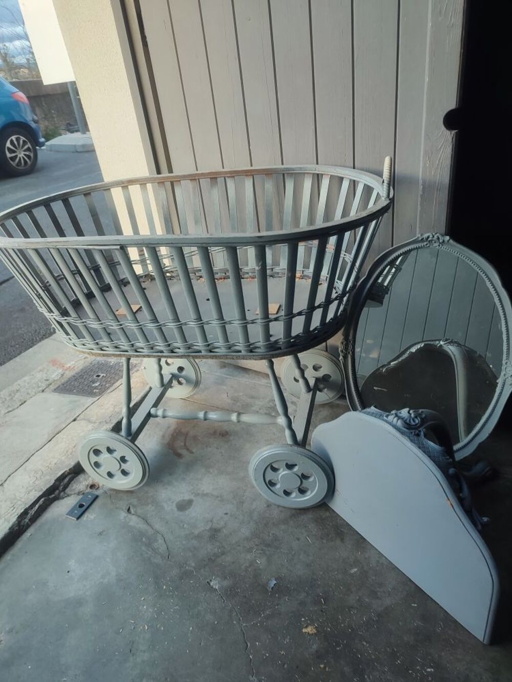 Lot Bureau, berceau, 3 table ect.. Meubles