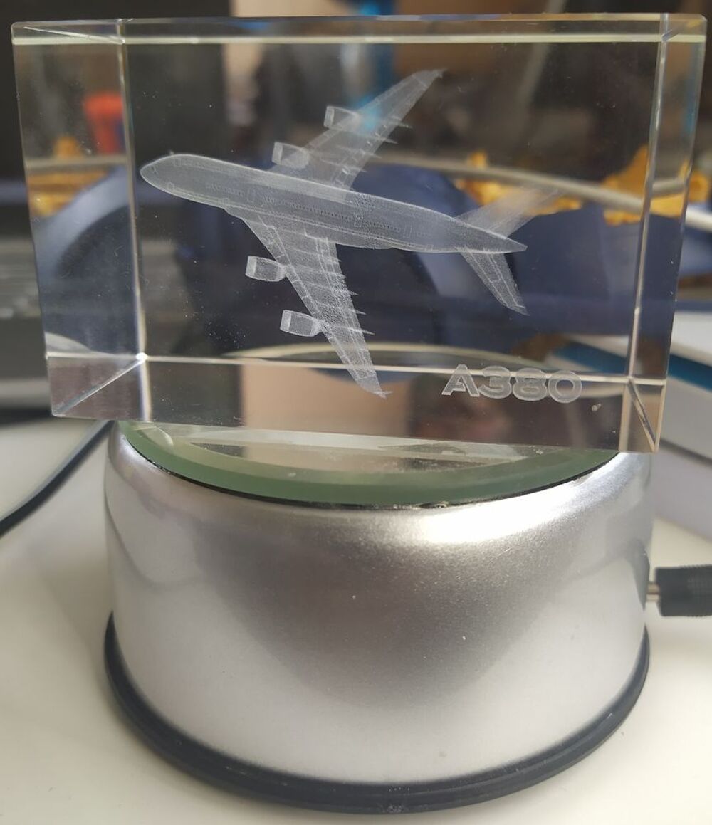 block en verre avec dessin au laser Décoration