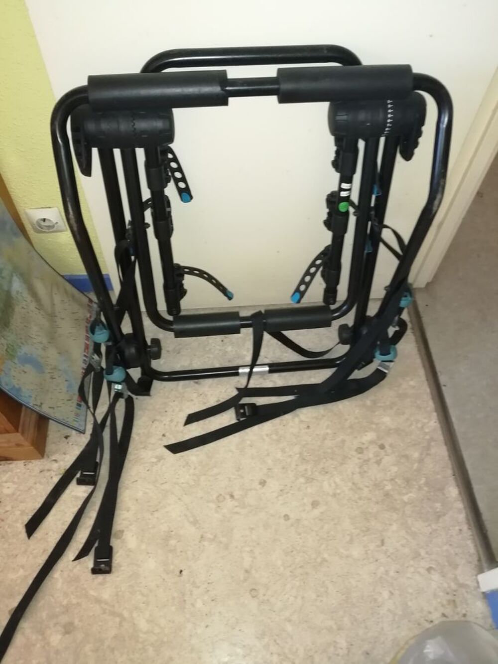 porte velo se fixe sur le coffre avec sangles Sports