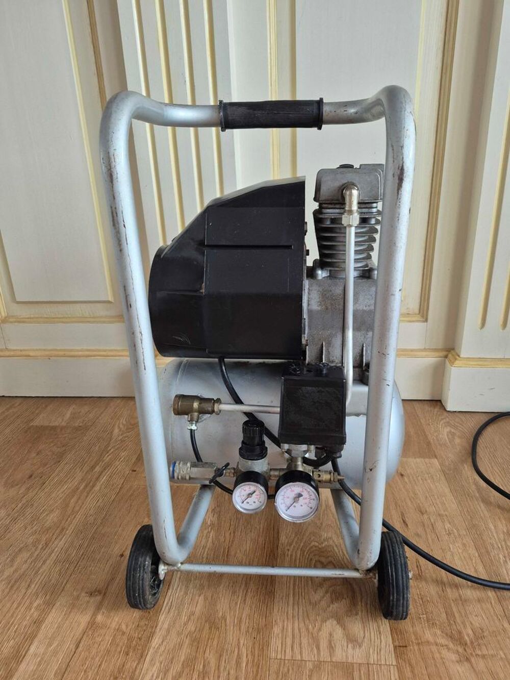 Compresseur &agrave; air MECAFER et pistolet de projection Bricolage