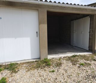  Parking / Garage � louer 17 m� Saint-nazaire