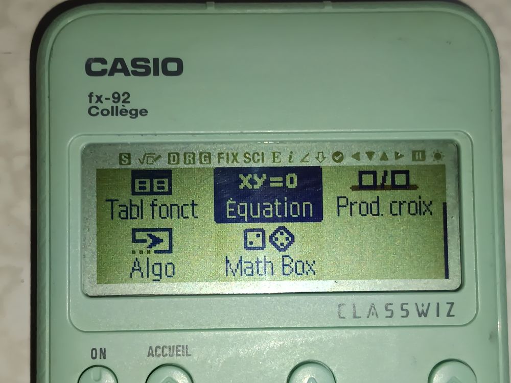 Casio fx-92 Coll&egrave;ge CLASSWIZ de CASIO avec sa coque de prote Matériel informatique