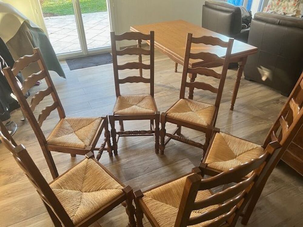 table salle &agrave; manger en bois avec 6 chaises Meubles