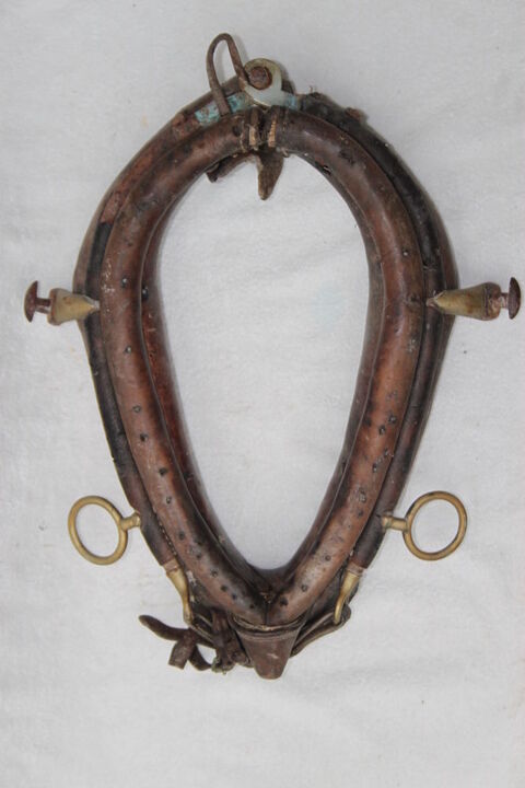 Collier cuir &agrave; cheval vintage 10 77520 Montigny-lencoup
