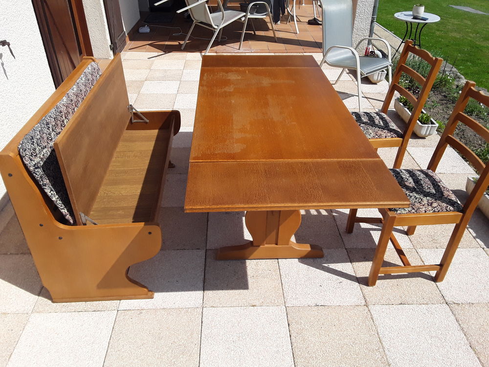 Ensemble table chaise banc avec coffre Meubles