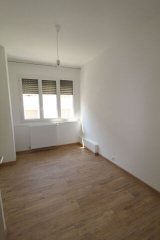  Appartement à louer 3 pièces 52 m²