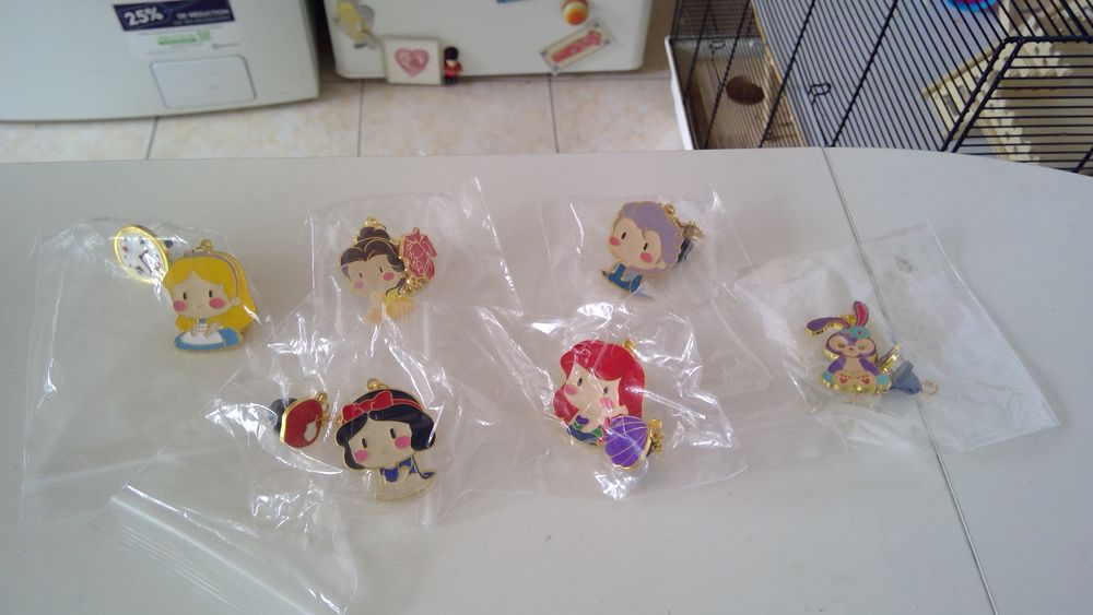 Pins contes de f&eacute;e
Jeux / jouets