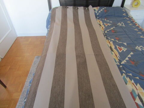 2 rideaux occultant couleur gris. 100 Villerest (42)