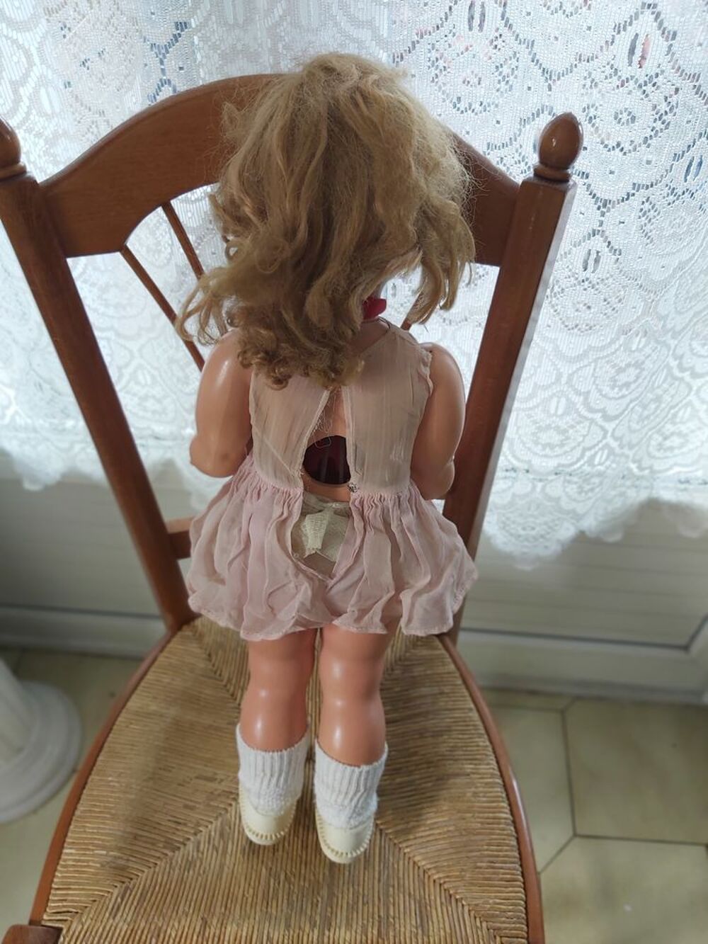 poupee ancienne et fauteuil poupee Jeux / jouets