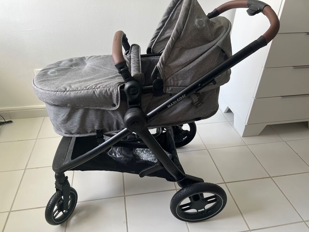 Poussette neuve Puériculture