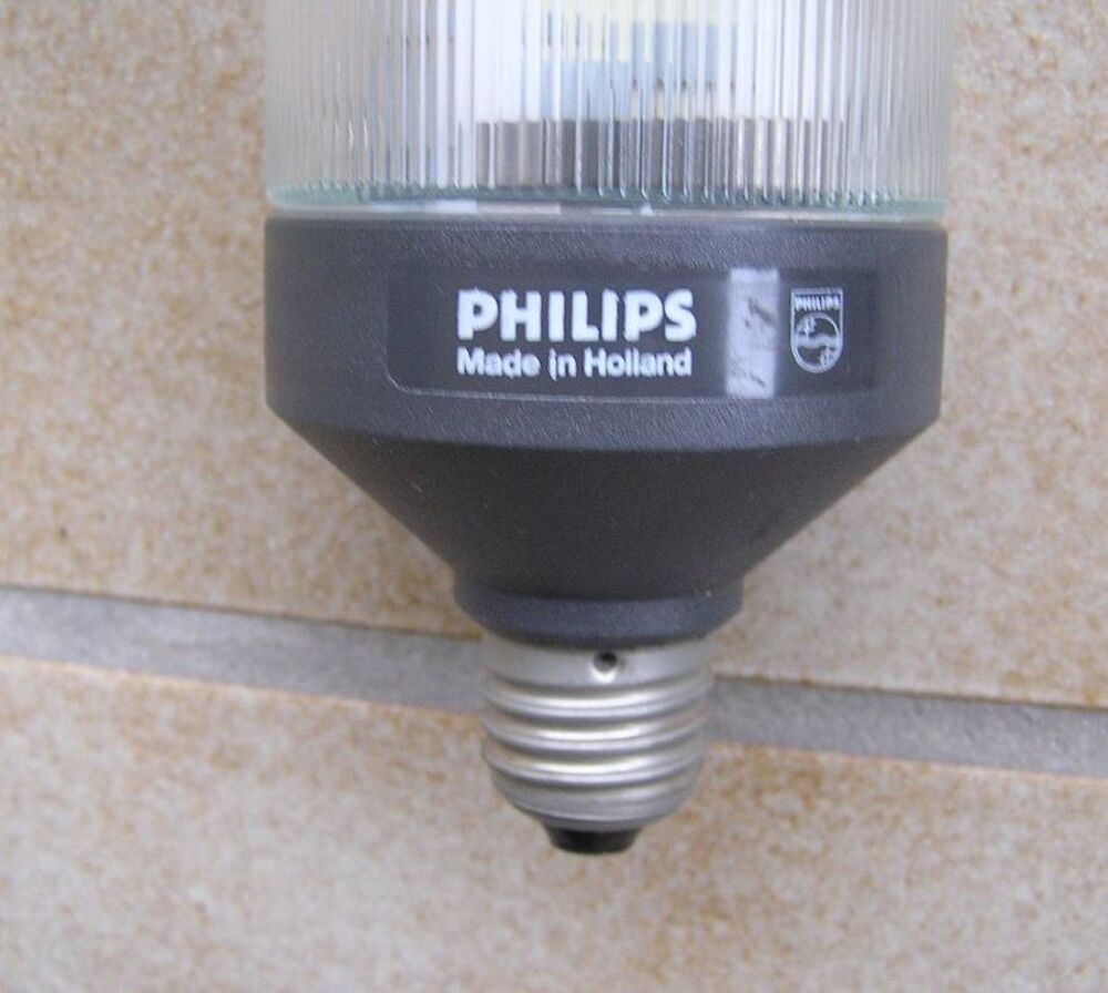 Ampoule basse consommation ancienne p. collection 