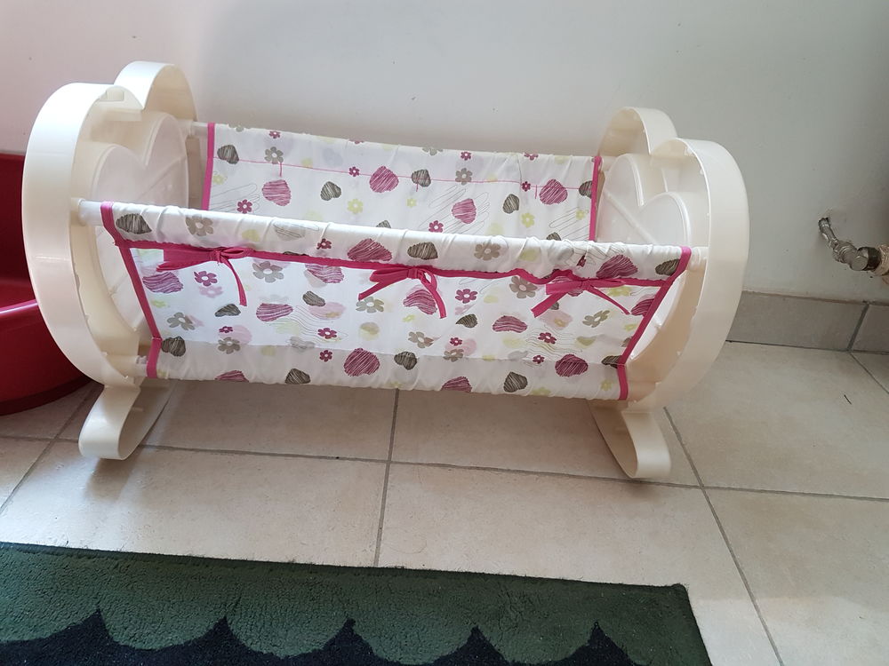 Lit de poupee Jeux / jouets