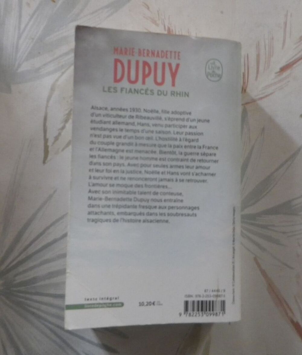 LES FIANCES DU RHIN de M.B. DUPUY Ed. Le Livre de Poche Livres et BD