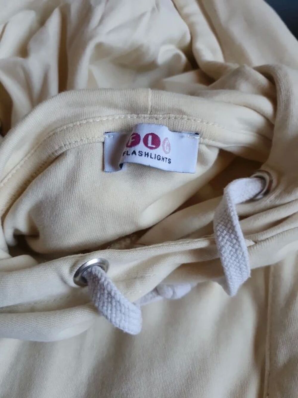 Lot pull &agrave; capuche et pantalons Flash Lights Vêtements
