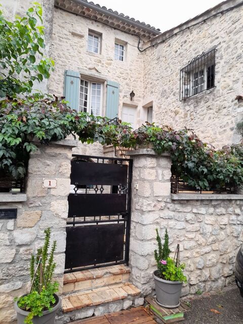   Belle maison de village en pierres, avec cour et garage Maison - 6 pi�ce(s) - 106 m�