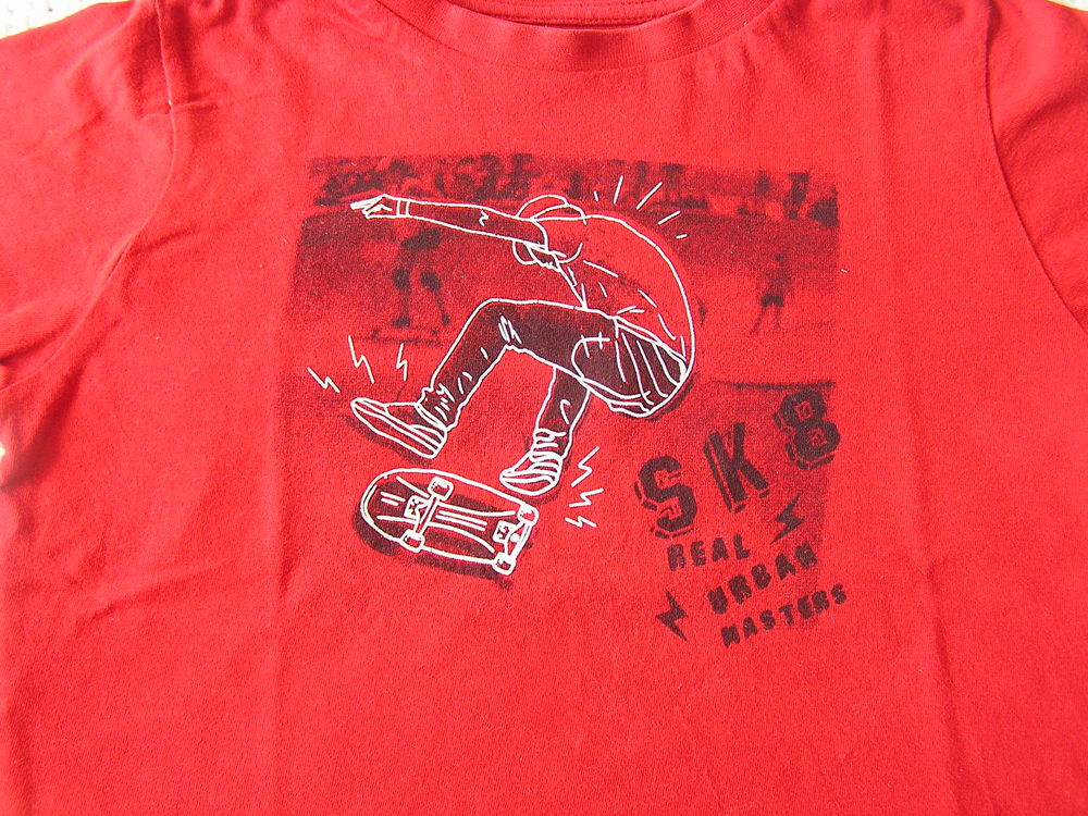 T-shirt, T. 8 ans, marque Kiabi
Vtements enfants