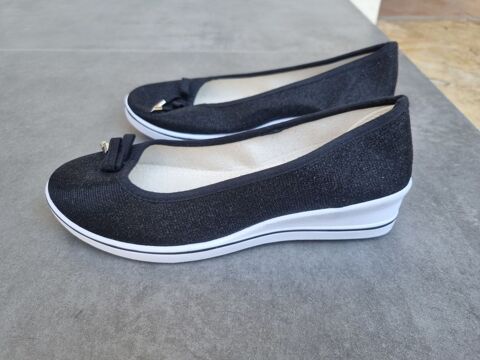 Chaussures décontracte LH petit talon compensé, deux paires 10 Six-Fours-les-Plages (83)
