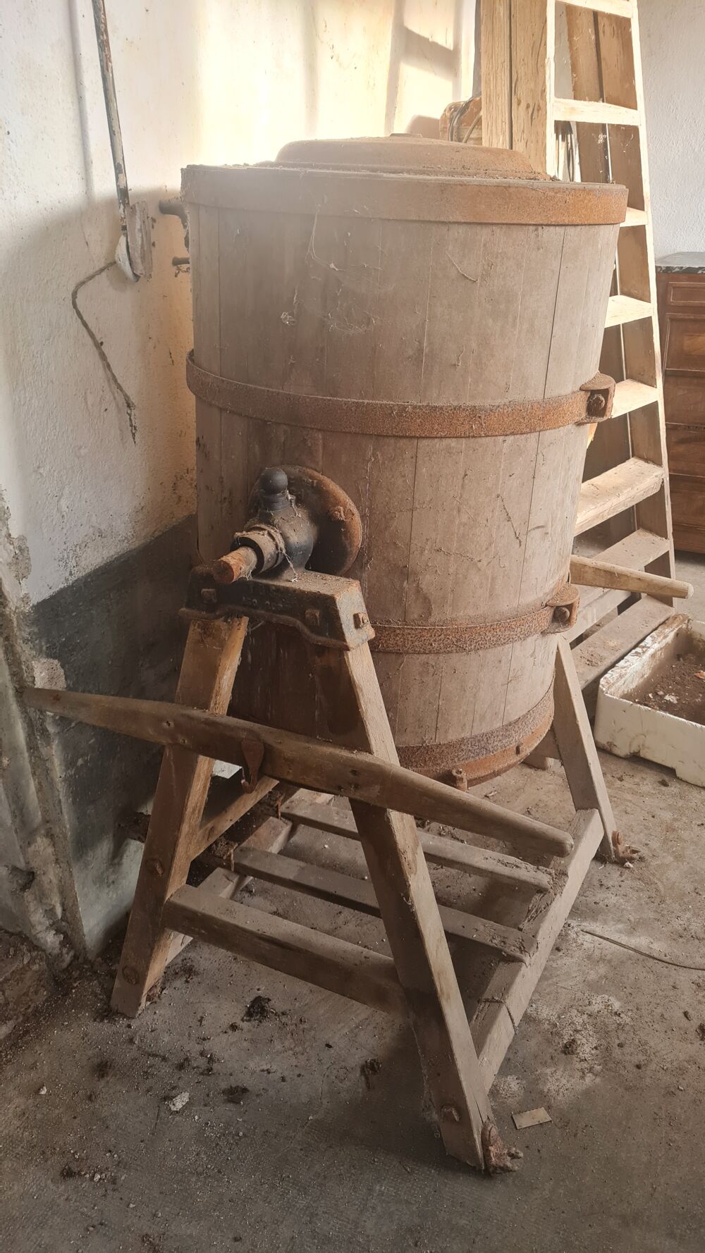 Baratte &agrave; beurre avec moteur 