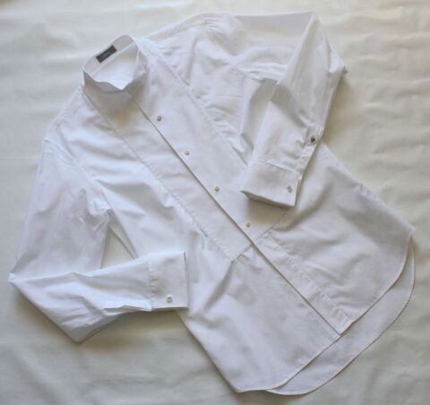 Chemise smoking DIOR
Taille 38 300 Issy-les-Moulineaux (92)