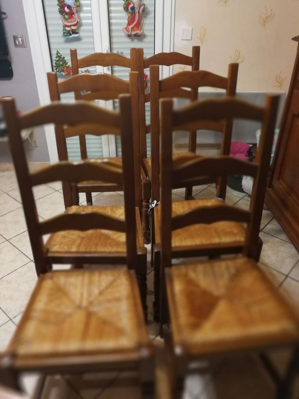 Table en ch&ecirc;ne massif avec six chaises Meubles