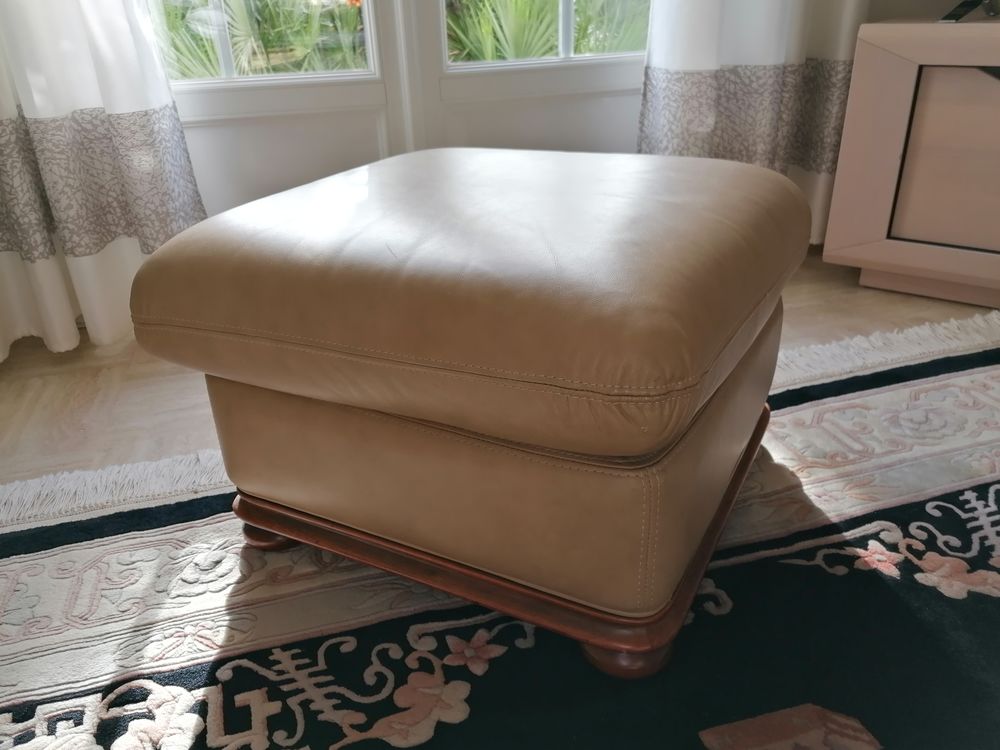 CANAPE CUIR (3 places ) + 2 FAUTEUILS + POUF Meubles