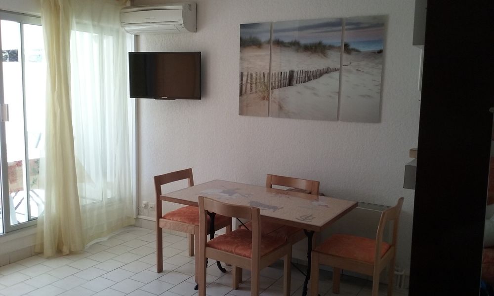   STUDIO CABINE CLIMATISE 100 M PLAGE JARDINET PARKING Languedoc-Roussillon, La Grande-Motte (34280)