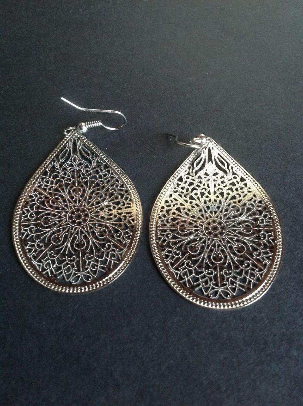 BOUCLES OREILLES ARGENT&Eacute; AMANDE 3,5cm Envoi Possible
Bijoux et montres