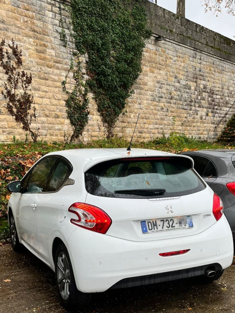 Peugeot 208 1.6 VTi 120ch BVM5 Allure 2014 occasion Tours 37000