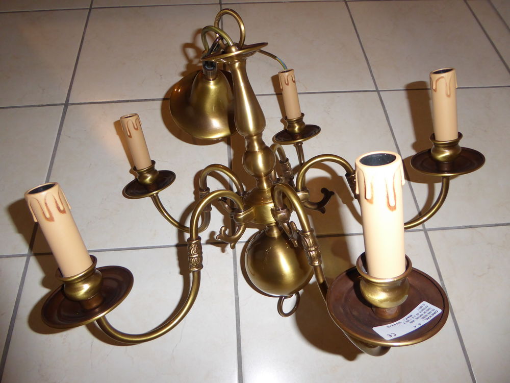 Lustre flamand NEUF en laiton Décoration