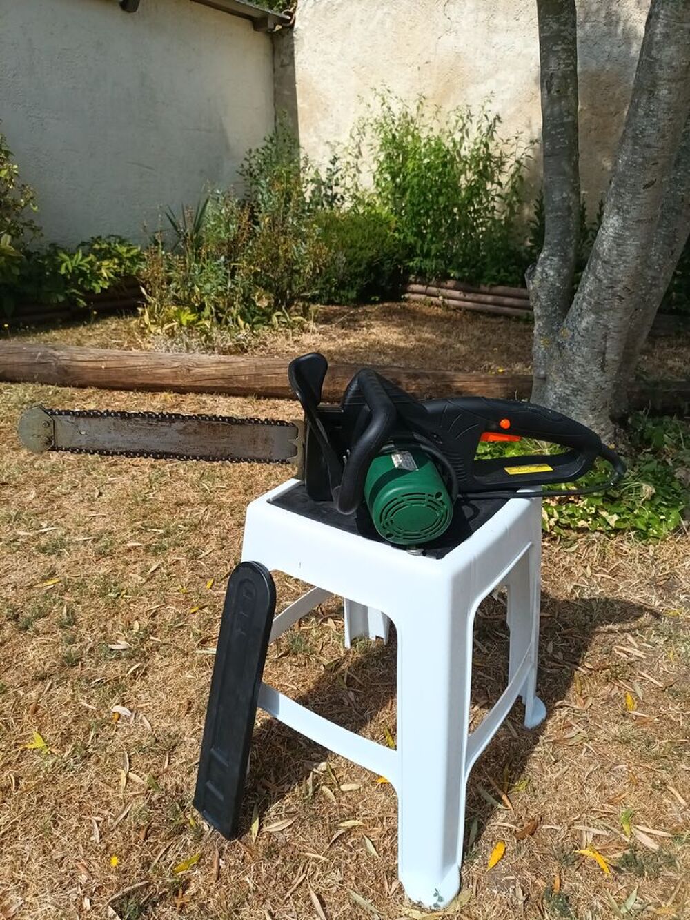 Tron&ccedil;onneuse &eacute;lectrique tr&egrave;s bon &eacute;tat Bricolage