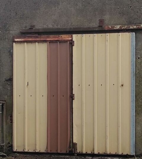  Parking / Garage  louer 150 m